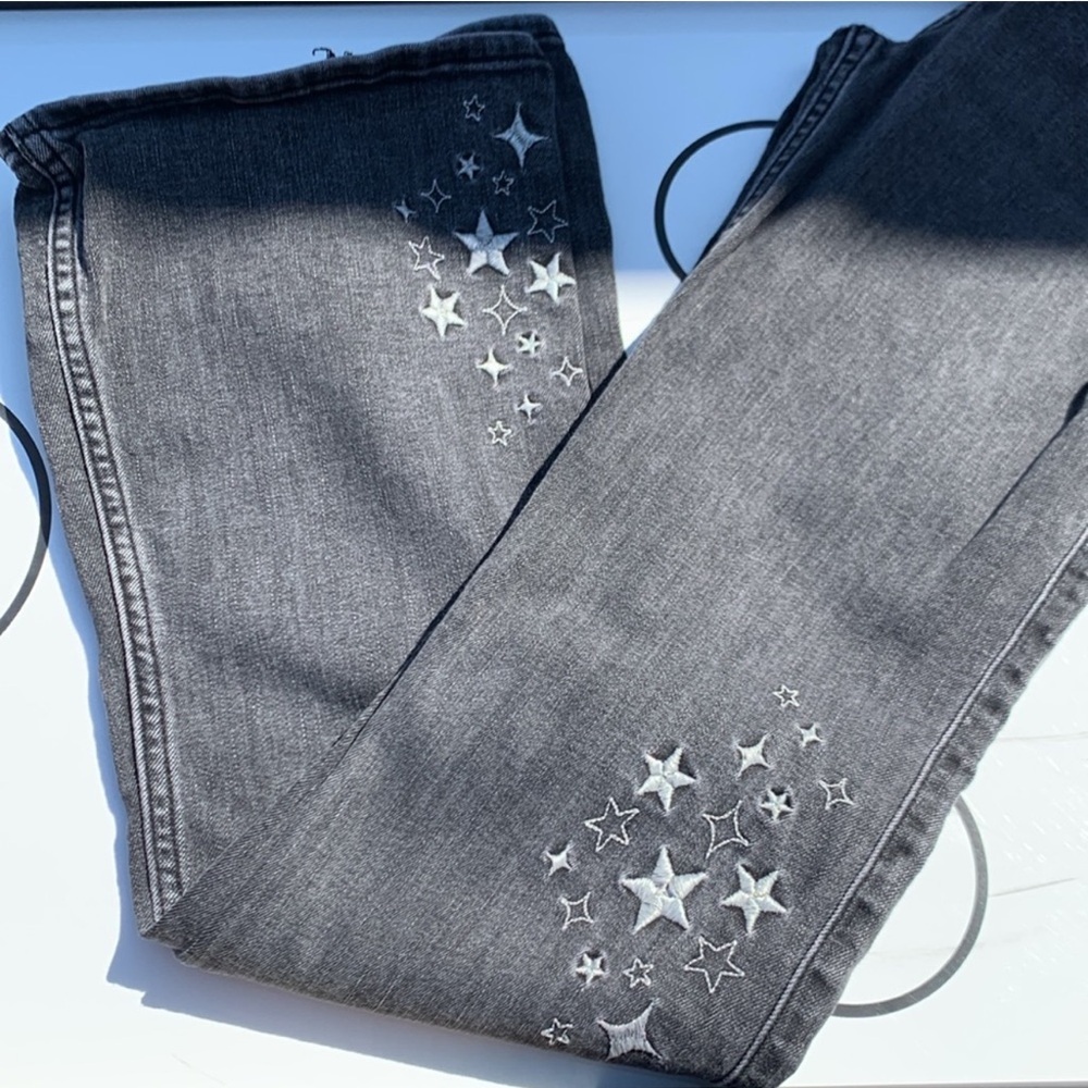 Abercrombie Kids Star Print High Rise Flare Jeans - Picture 3 of 7